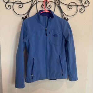 Northface women’s jacket. Size small. Periwinkle blue